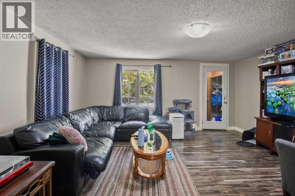 5515 45 Avenue Property Photo 8