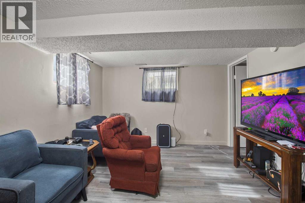 5515 45 Avenue Property Photo 16