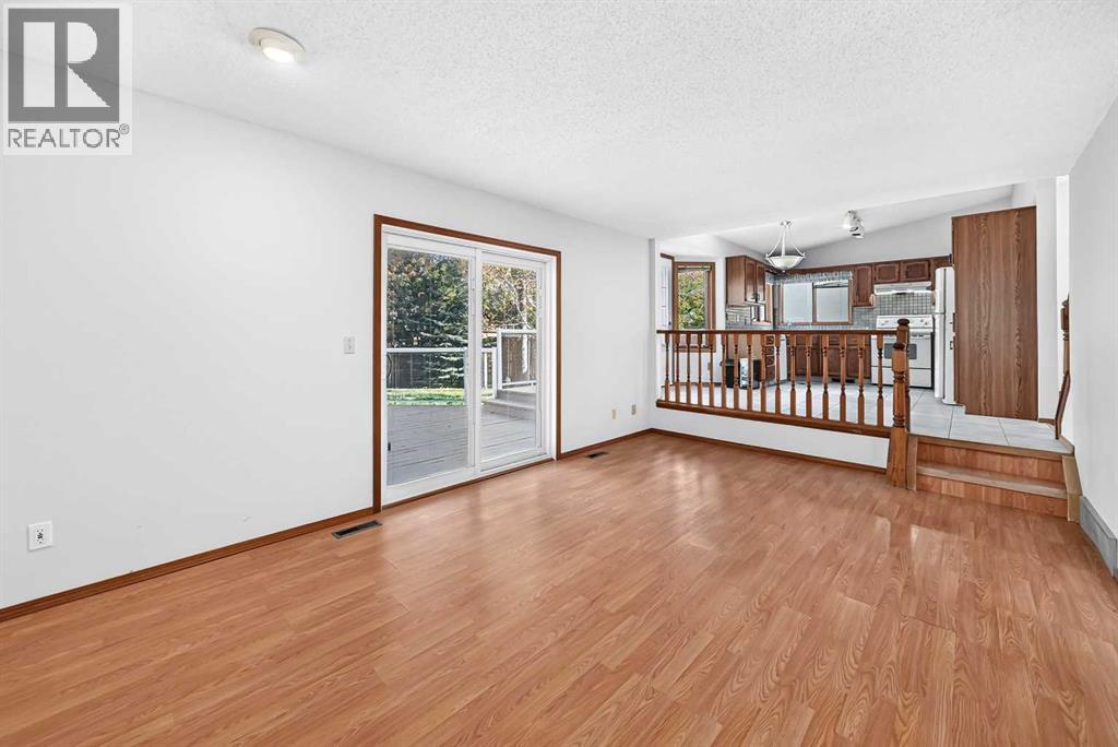 64 Edforth Crescent Nw Property Photo 4