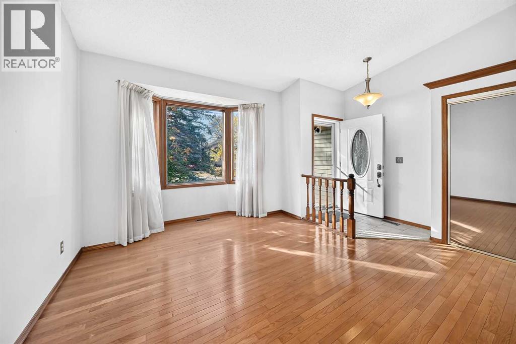 64 Edforth Crescent Nw Property Photo 6