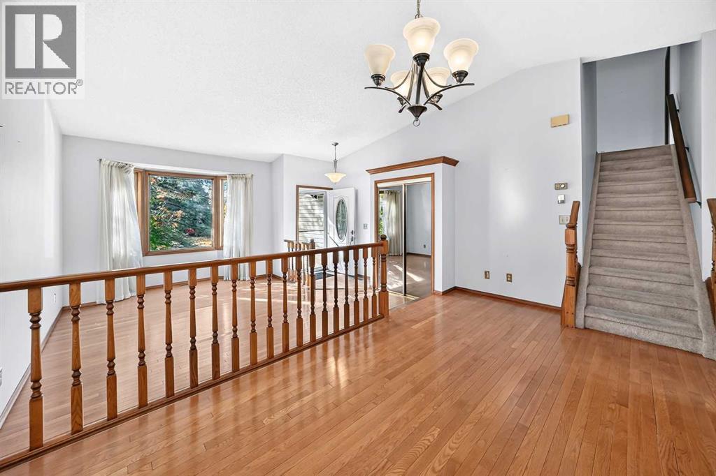 64 Edforth Crescent Nw Property Photo 9