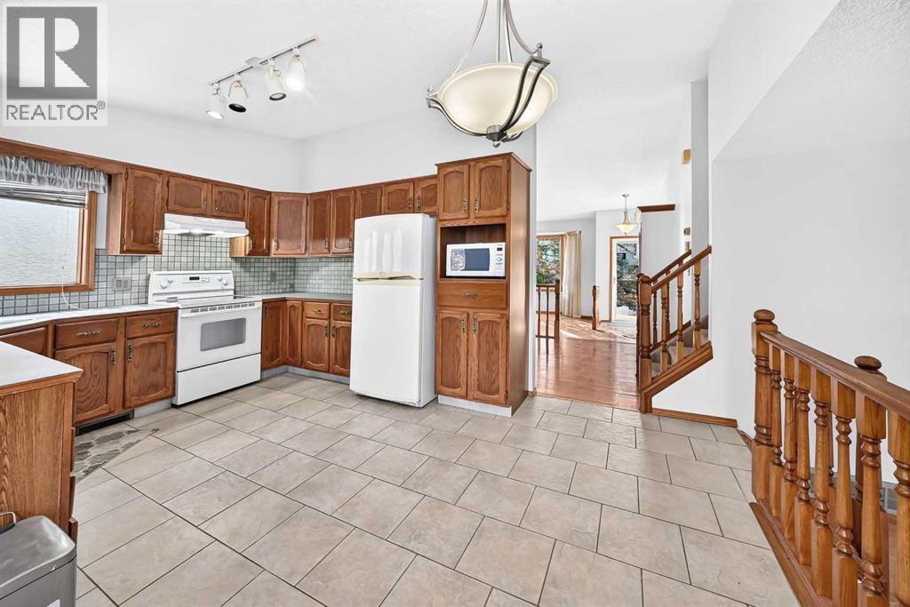 64 Edforth Crescent Nw Property Photo 16