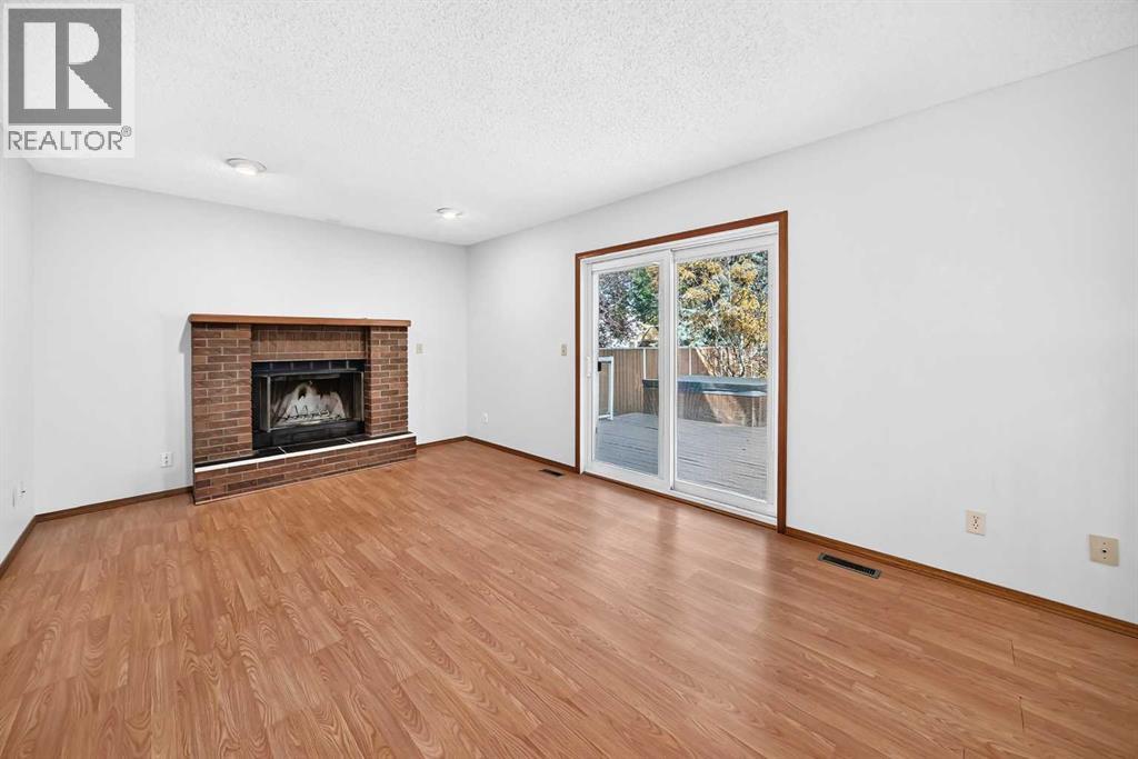 64 Edforth Crescent Nw Property Photo 17