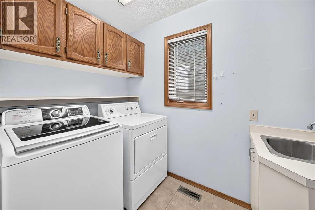 64 Edforth Crescent Nw Property Photo 26