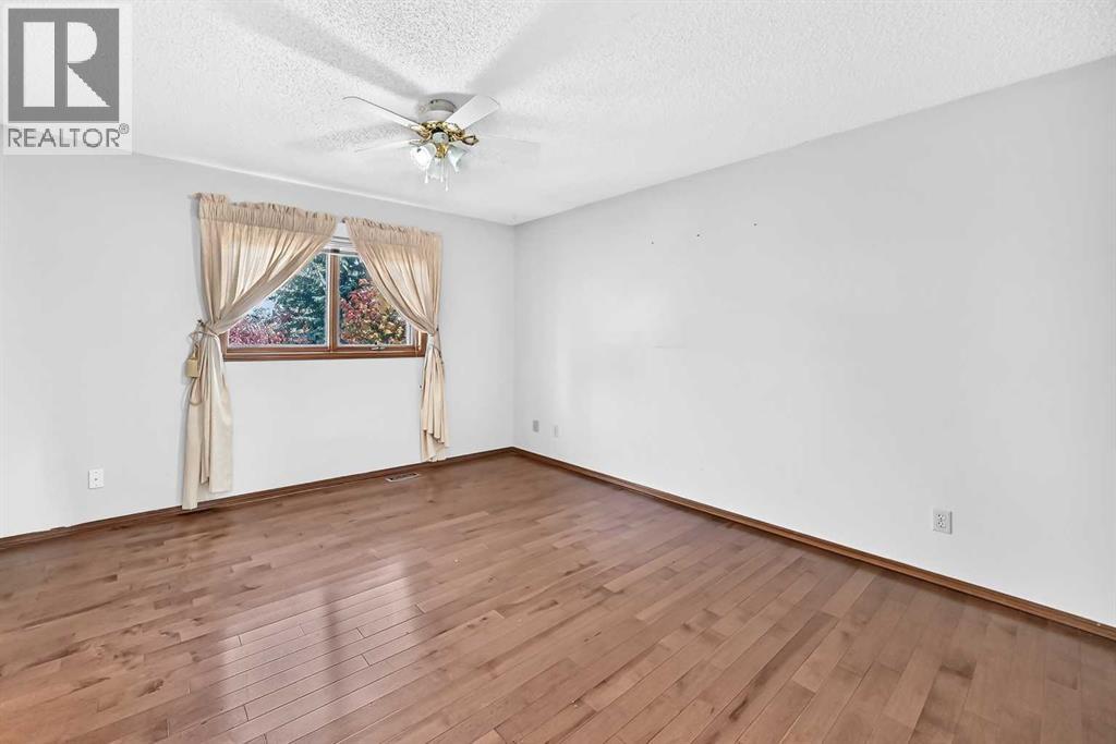 64 Edforth Crescent Nw Property Photo 28