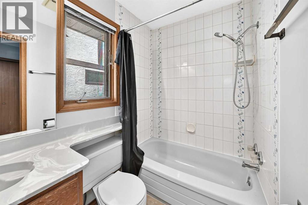 64 Edforth Crescent Nw Property Photo 37