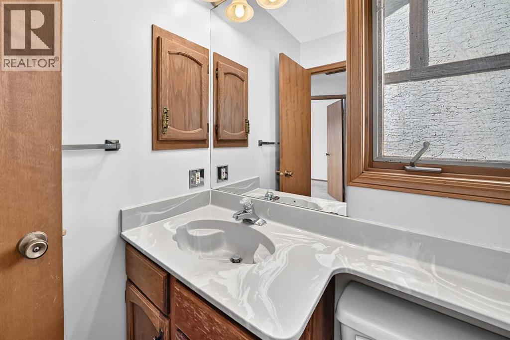 64 Edforth Crescent Nw Property Photo 38