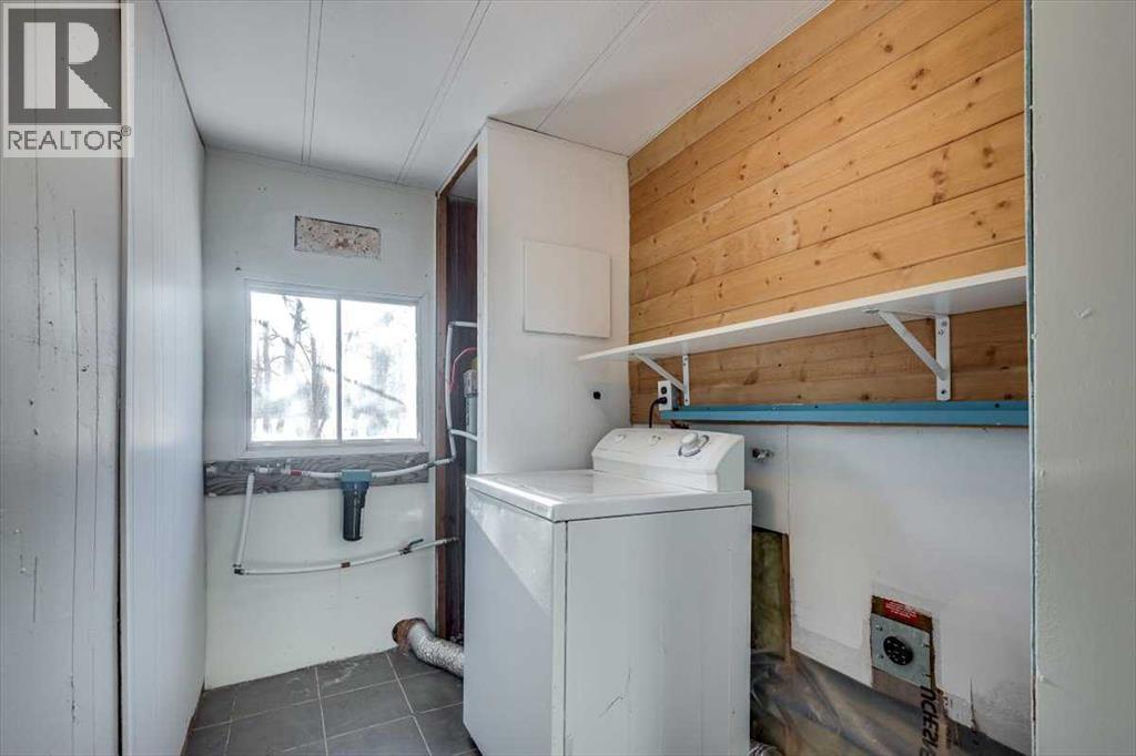344019 22 Highway Property Photo 23