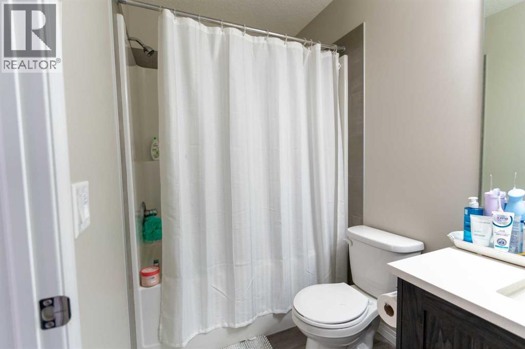 99 Hillcrest Close Sw Property Photo 3
