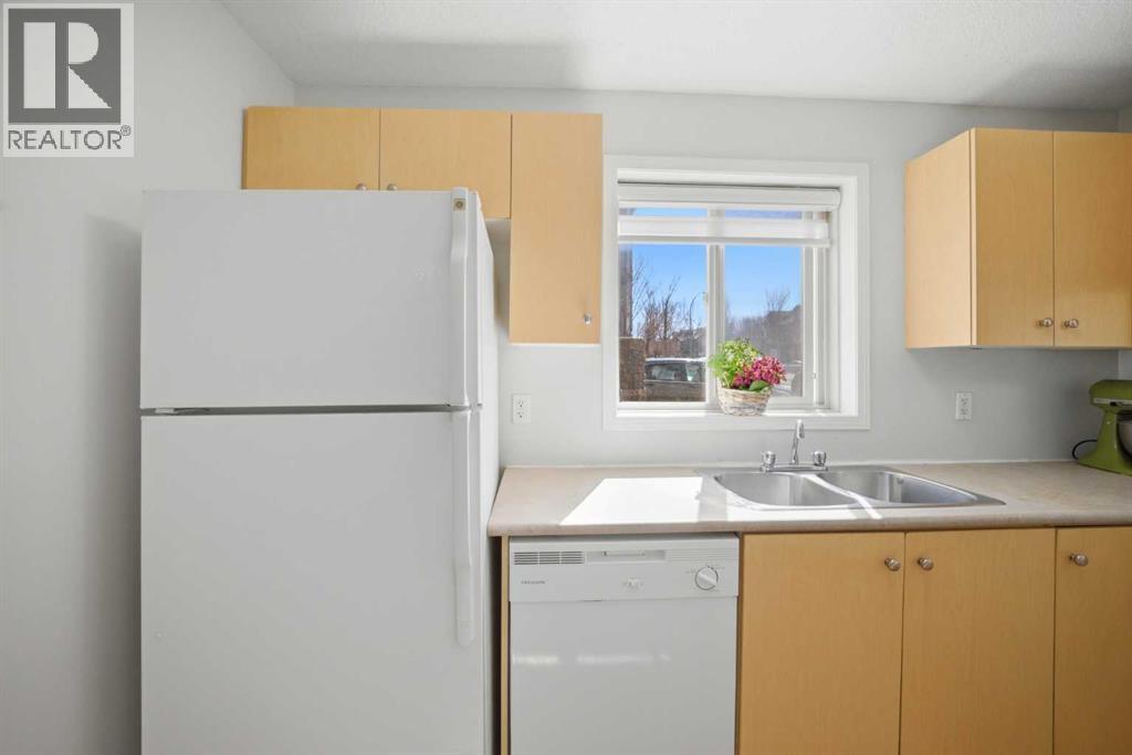 60 Panatella Street Northwest Property Photo 11