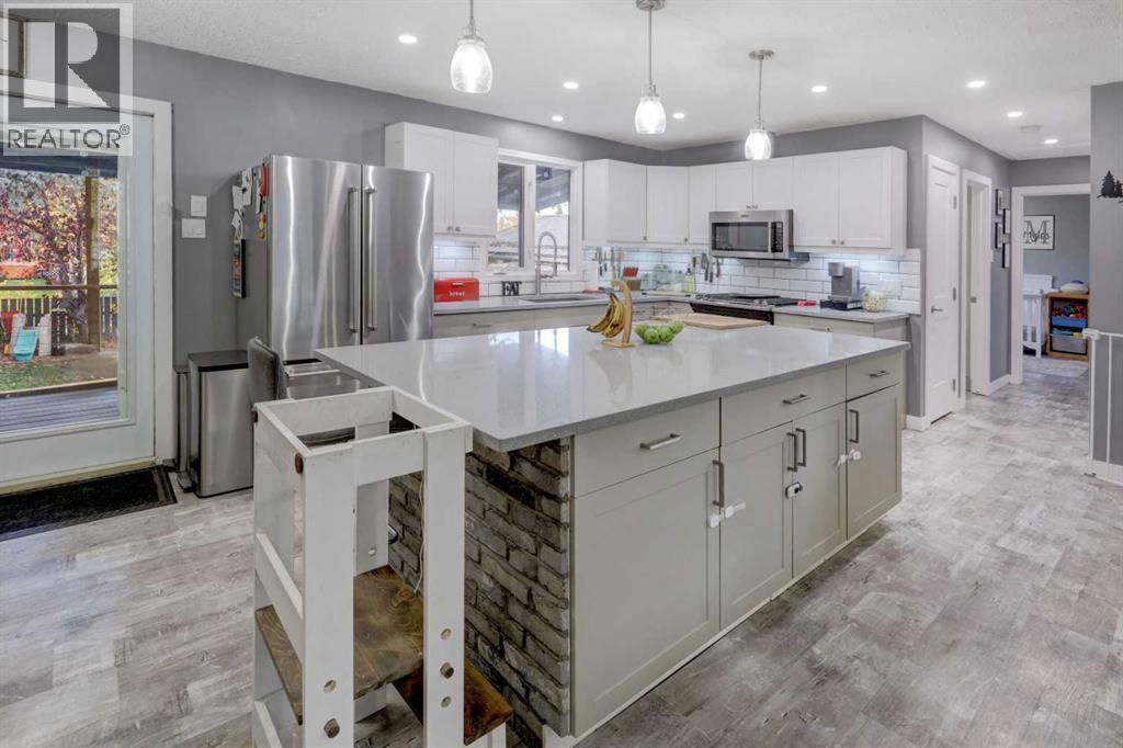 2314 26 Street Property Photo 2