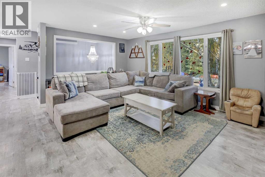 2314 26 Street Property Photo 5