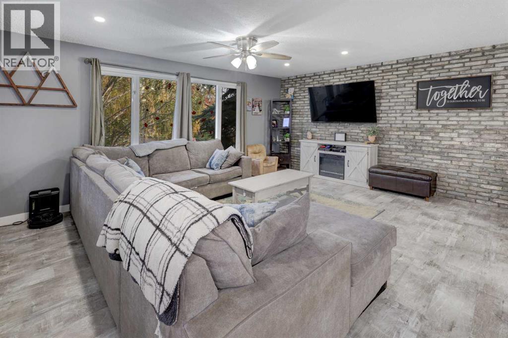 2314 26 Street Property Photo 6