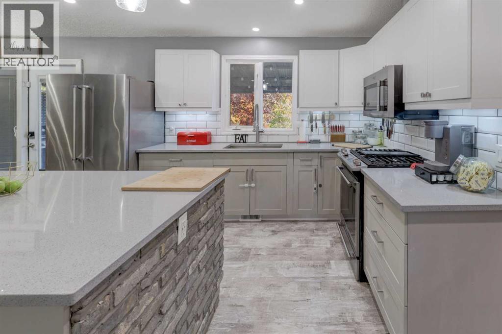 2314 26 Street Property Photo 8