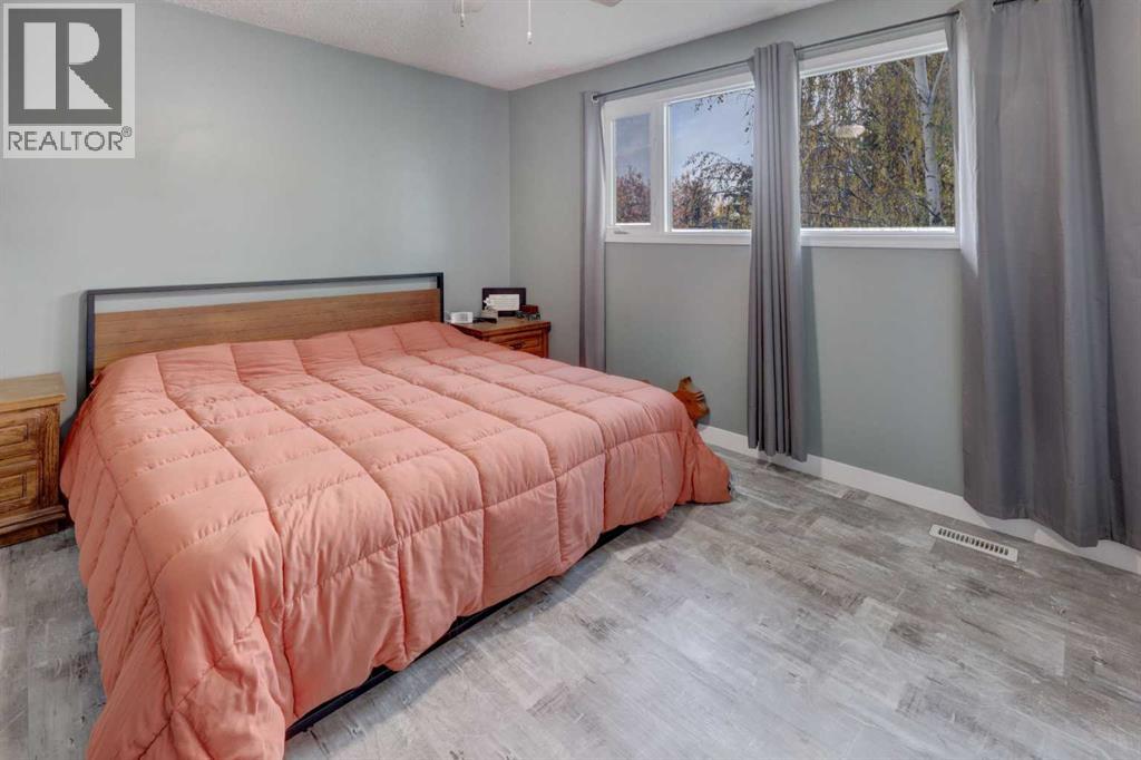 2314 26 Street Property Photo 11