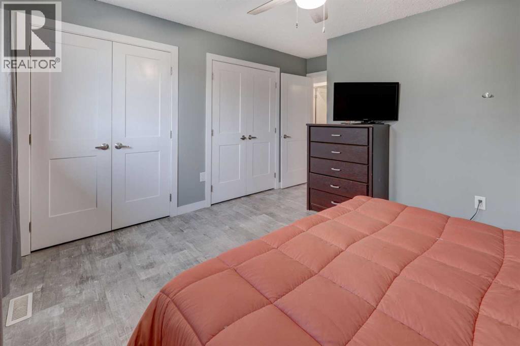 2314 26 Street Property Photo 12