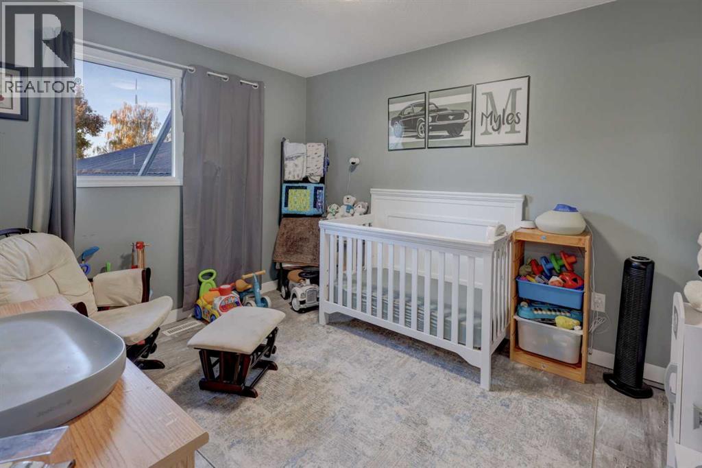 2314 26 Street Property Photo 13