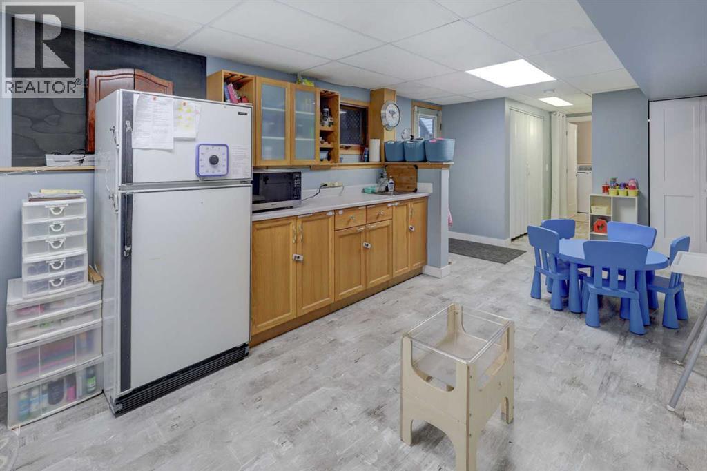 2314 26 Street Property Photo 18