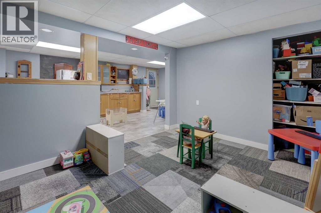 2314 26 Street Property Photo 21