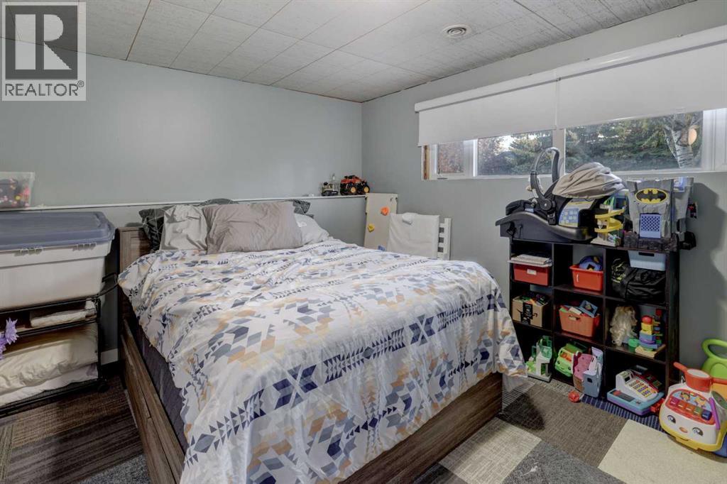 2314 26 Street Property Photo 22