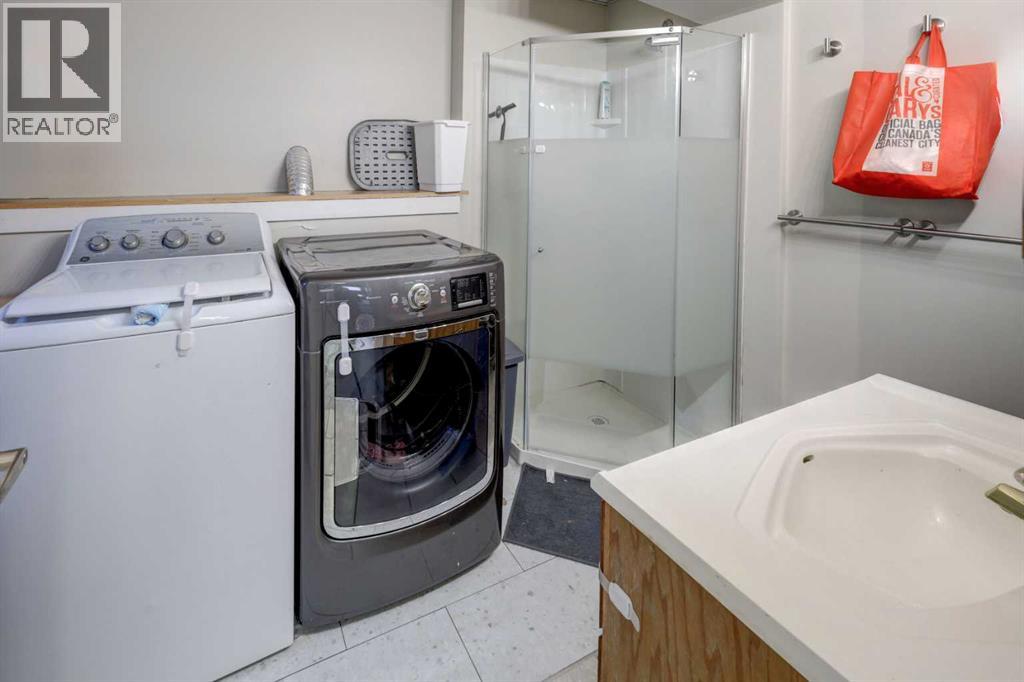 2314 26 Street Property Photo 23