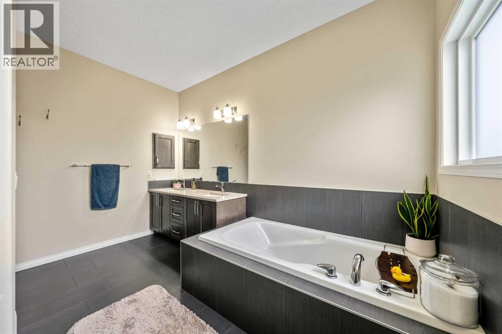 34 Mount Rae Terrace Property Photo 25