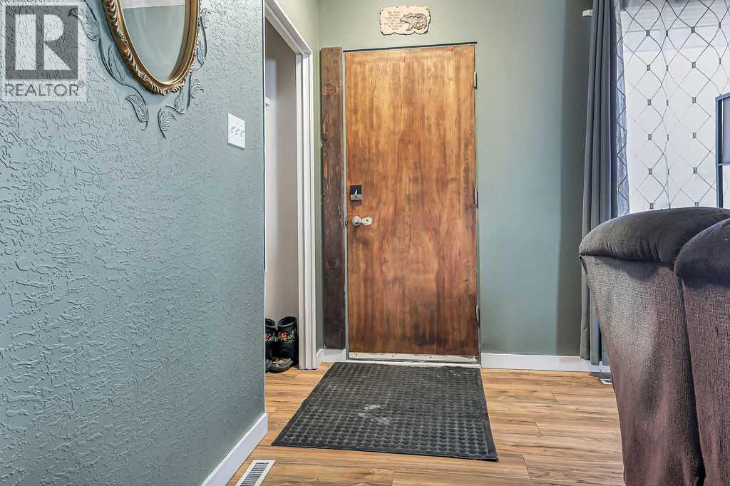 5912 West Park Crescent Property Photo 3