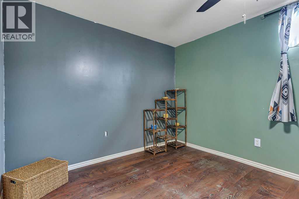 5912 West Park Crescent Property Photo 27