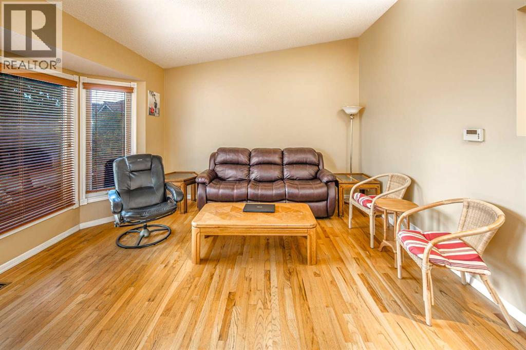 28 Hawkcliff Place Nw Property Photo 2