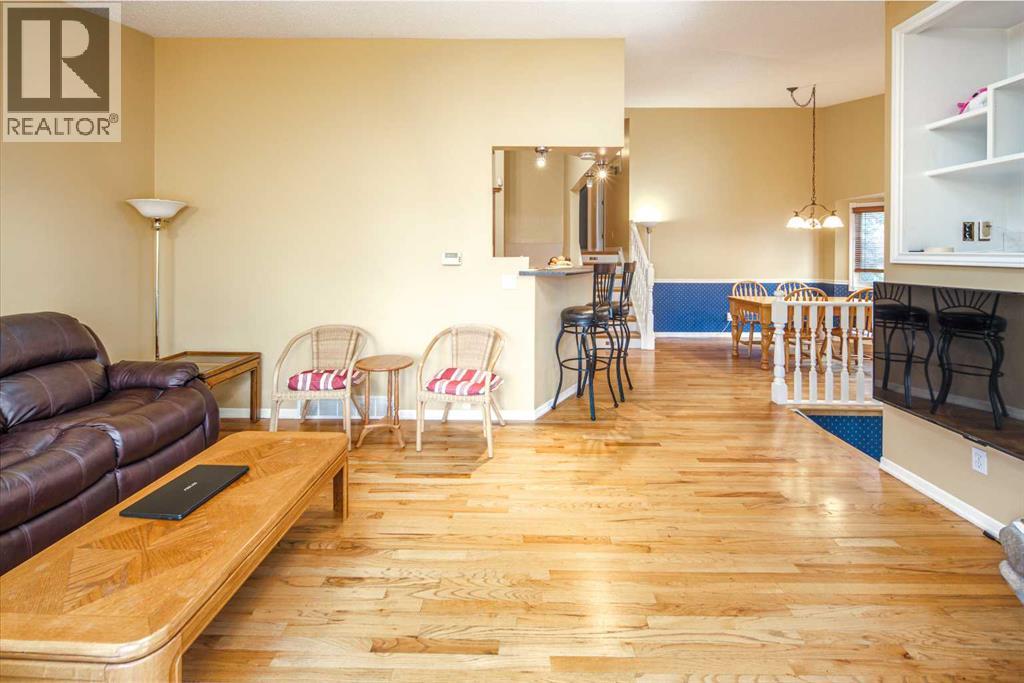 28 Hawkcliff Place Nw Property Photo 4