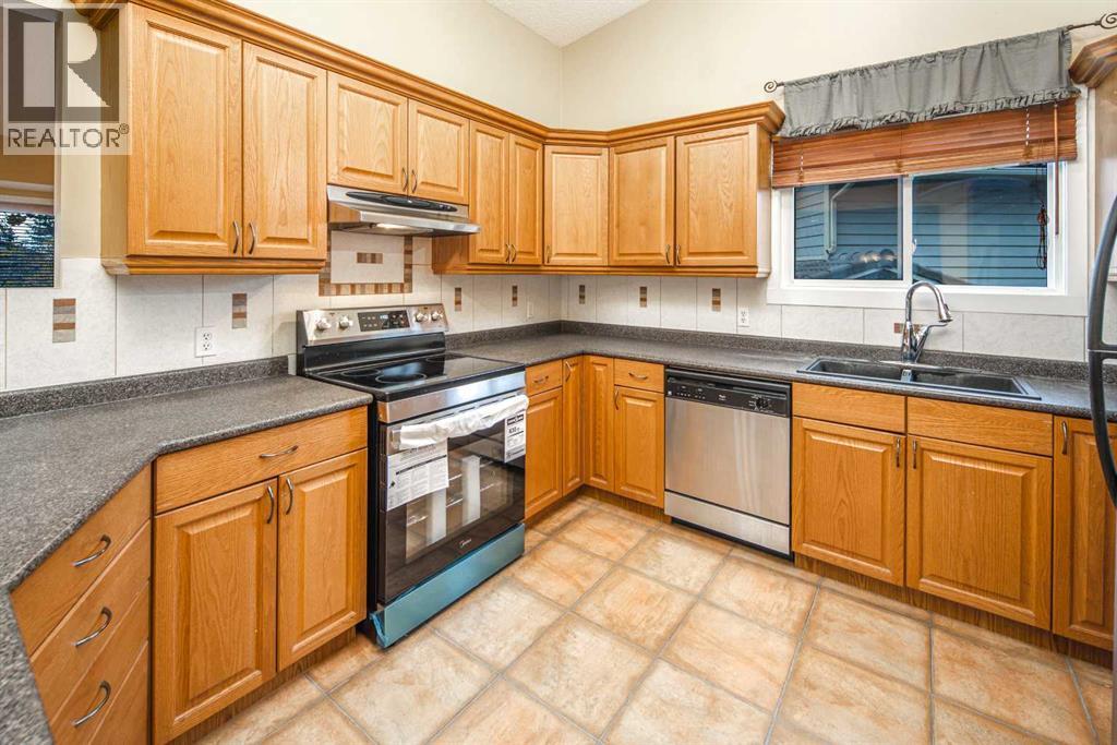 28 Hawkcliff Place Nw Property Photo 6