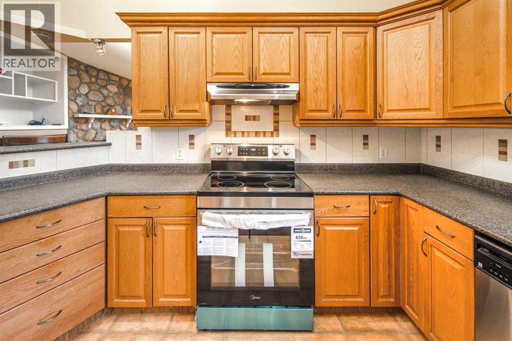 28 Hawkcliff Place Nw Property Photo 7