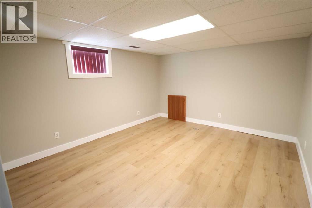 704 1 Ave Property Photo 18