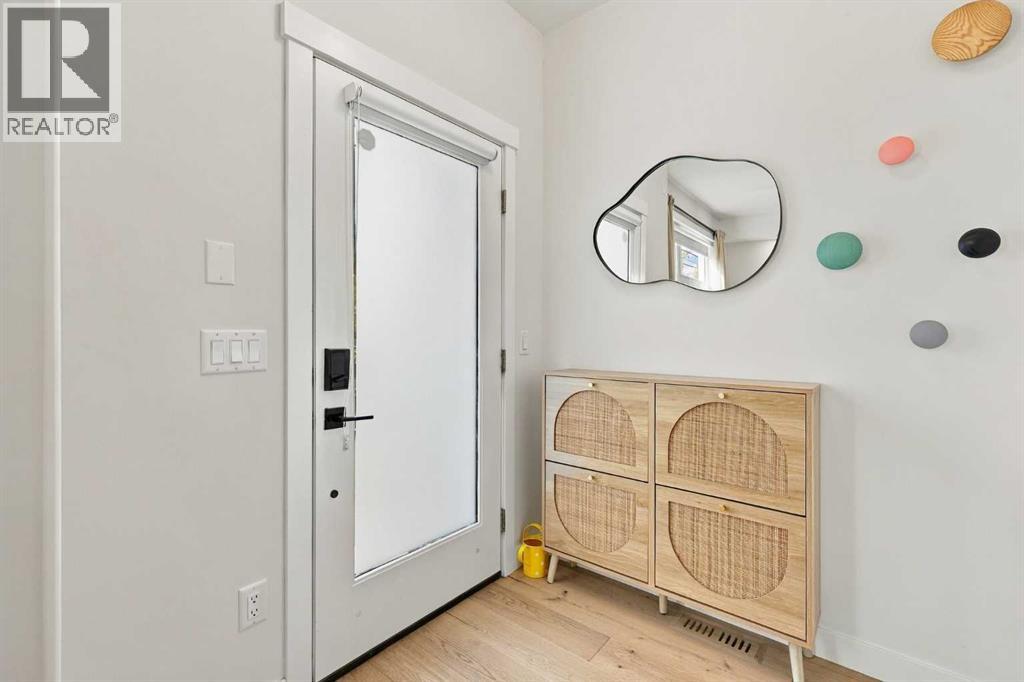 3209 16 Street Sw Property Photo 3
