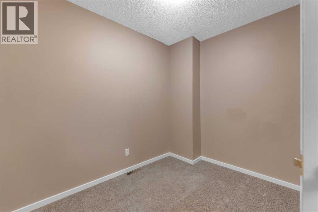 643 4 Avenue Northeast Property Photo 28