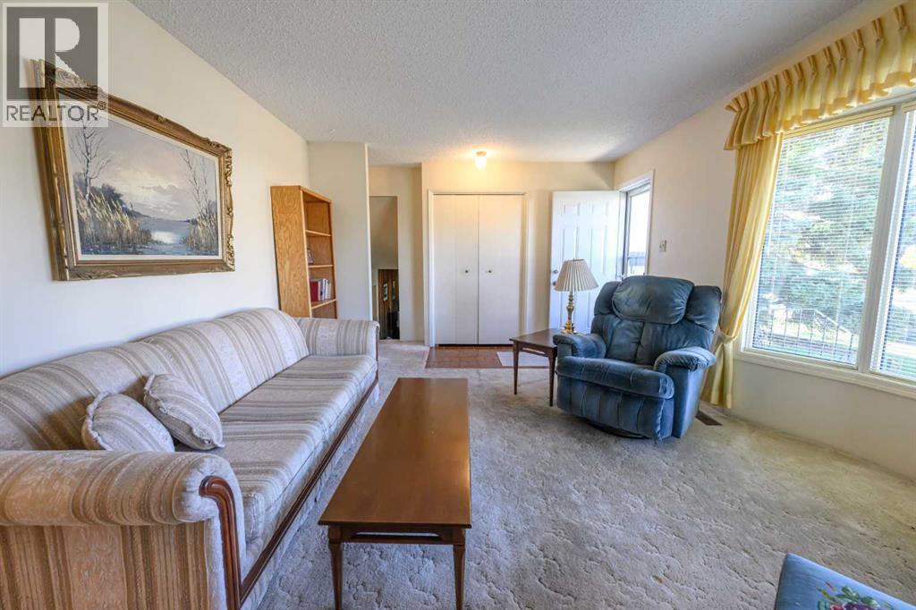 7231 Patterson Drive Property Photo 3