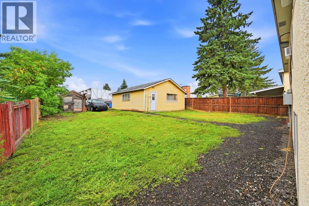 419 Huntsville Crescent Nw Property Photo 8