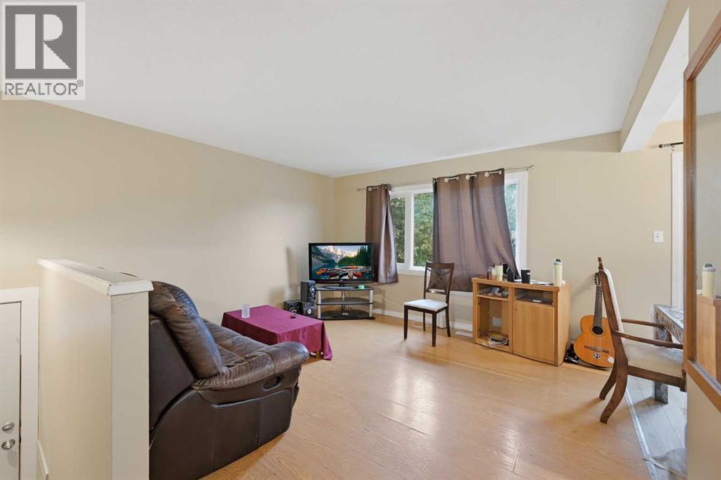 419 Huntsville Crescent Nw Property Photo 9