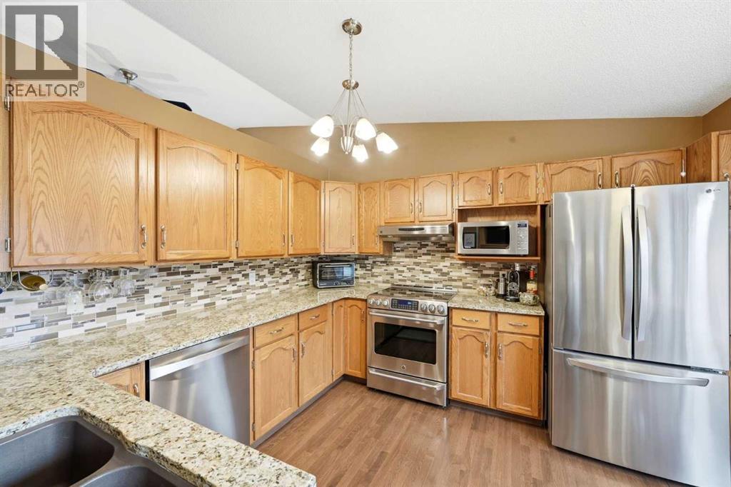 20 Sunlake Road Se Property Photo 11