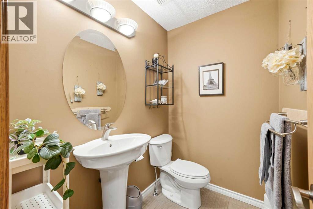 20 Sunlake Road Se Property Photo 17