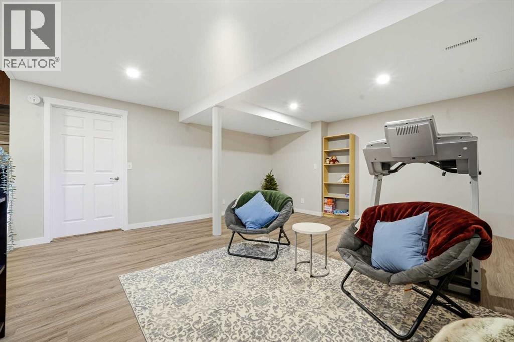 20 Sunlake Road Se Property Photo 28