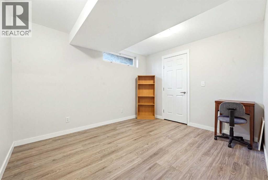 20 Sunlake Road Se Property Photo 29