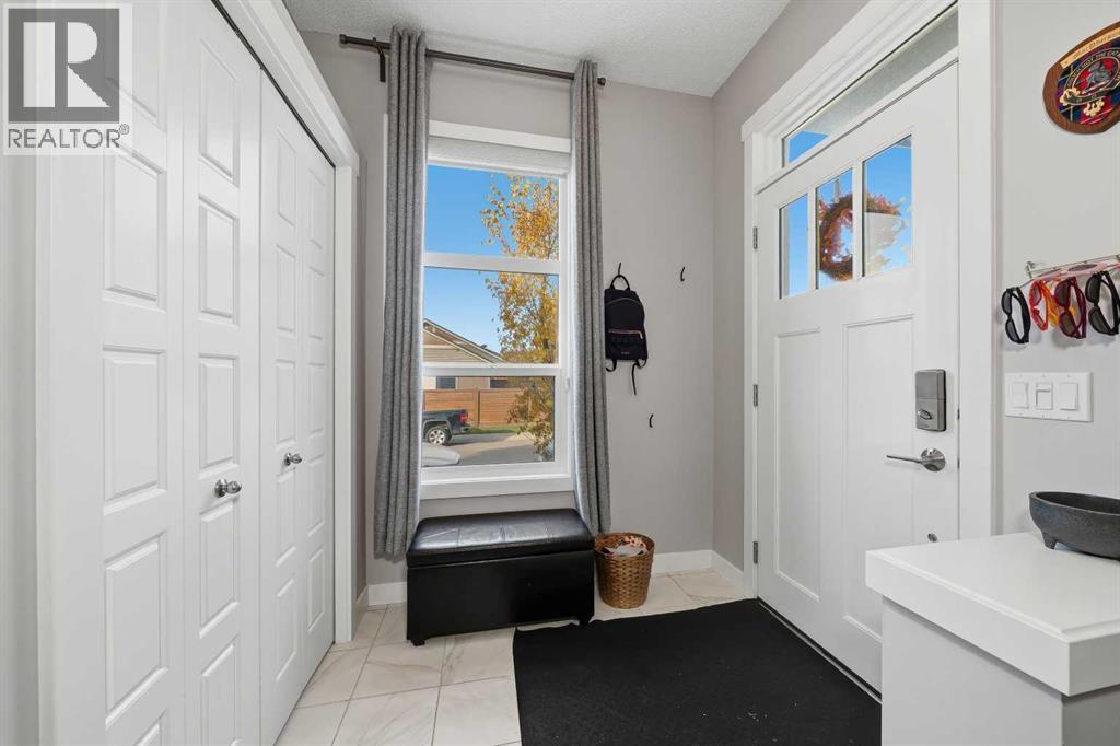 292 Chinook Gate Close Sw Property Photo 2