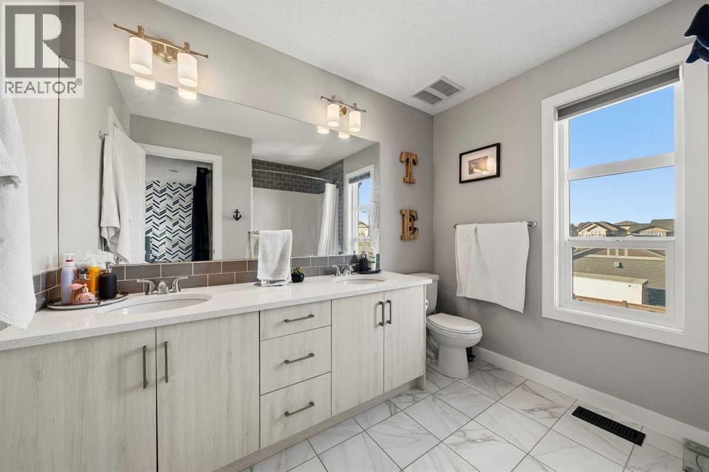 292 Chinook Gate Close Sw Property Photo 23