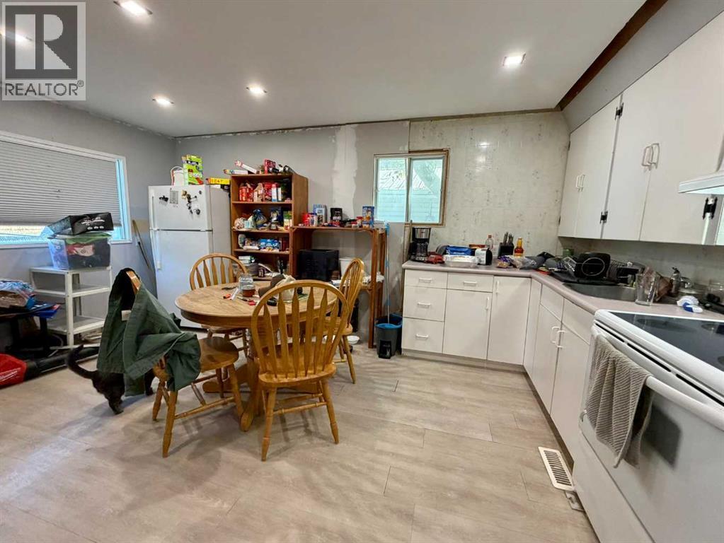 730 6 Avenue Property Photo 4