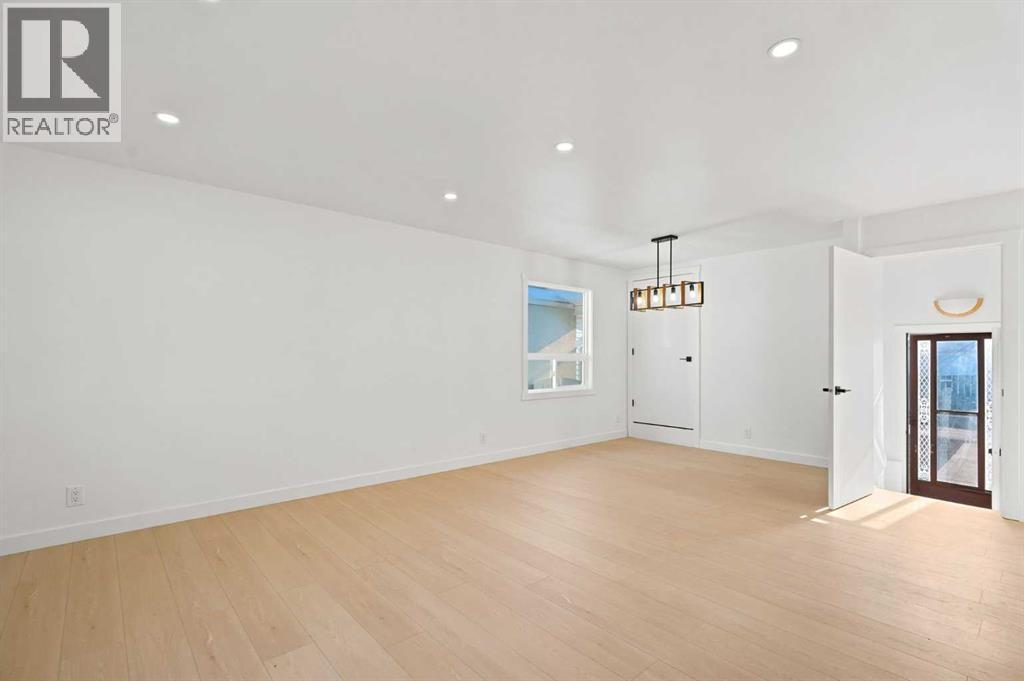 19 Mardale Crescent Ne Property Photo 3