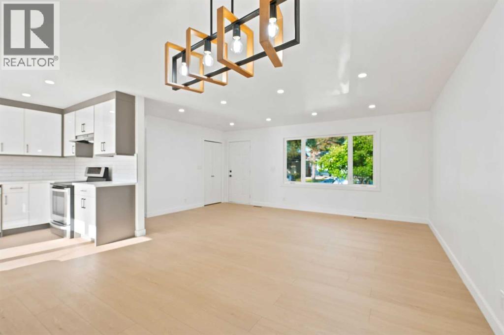 19 Mardale Crescent Ne Property Photo 4
