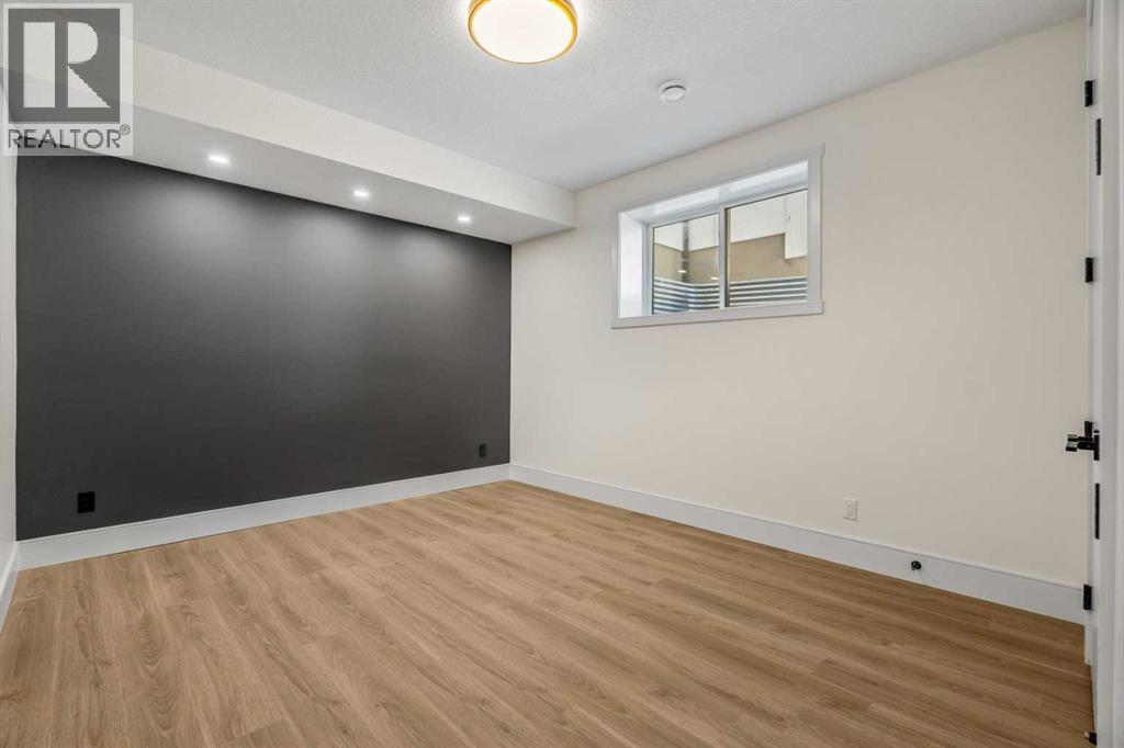 3642 85 Street Sw Property Photo 44