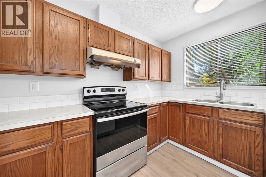 52 Templegreen Bay Ne Property Photo 11