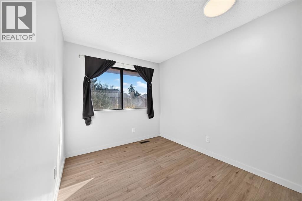 52 Templegreen Bay Ne Property Photo 25